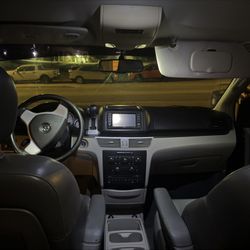 2010 Volkswagen Routan 
