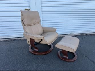 Ekornes Stressless Recliner and Ottoman