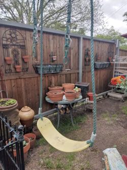 YES IT'S POST IT'S AVAILABLE /  OUTDOOR SWING $40