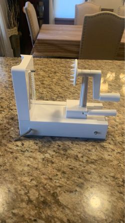 Inspiralized and cookbook