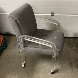 Cool ‘80’s Lucite Chair