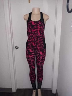 New Women’s 2 Piece Set Size S/M And L/XL