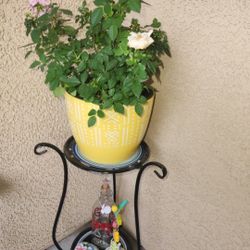 Light Weight Metal Planter 
