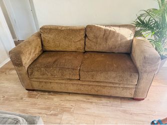 Couch / Queen Bed Pull Out