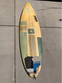 5’10/5’11 fiberglass surfboard