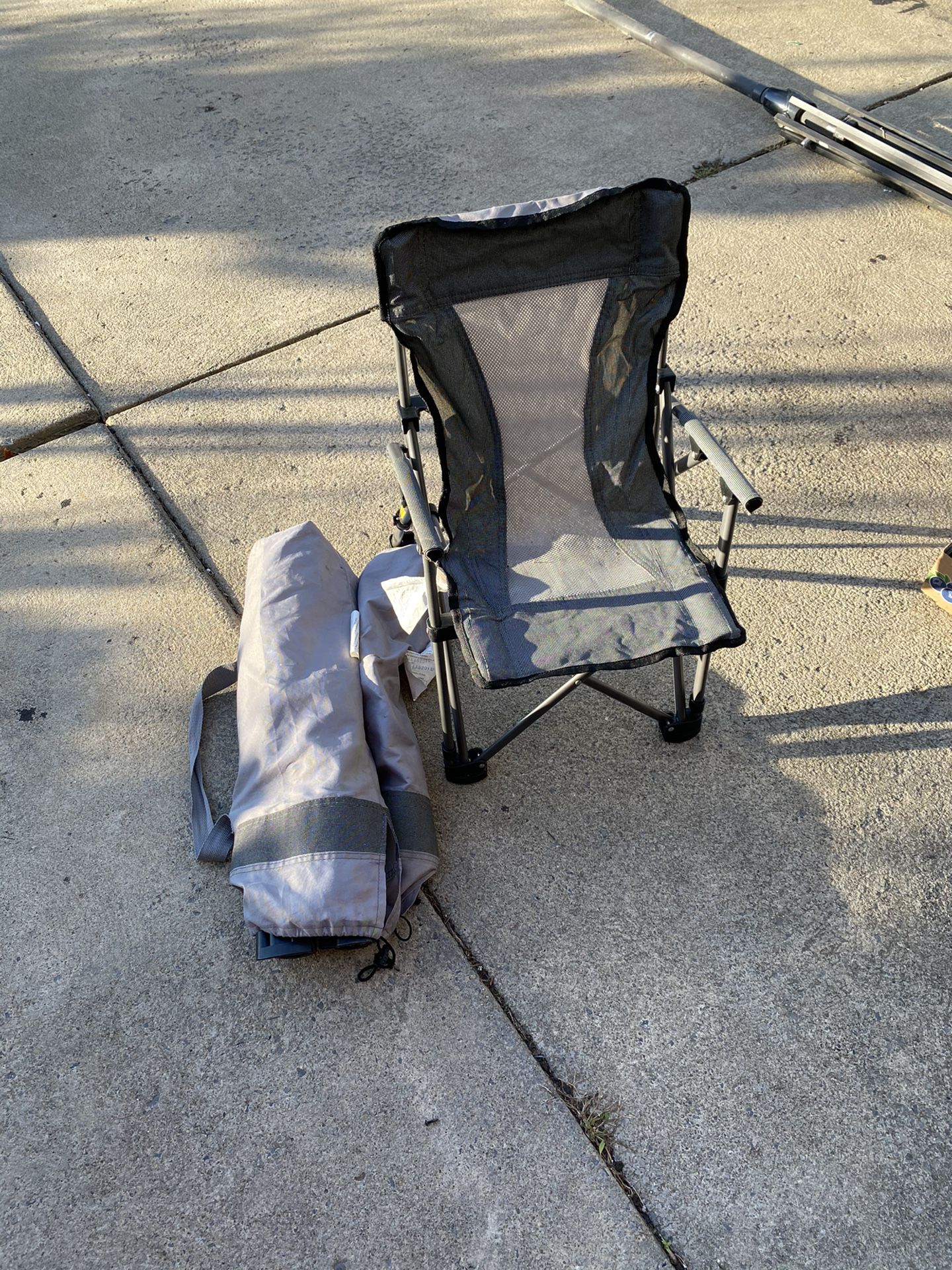 Small folding/locking kids chairs. 2 of them. Outdoor with bag.