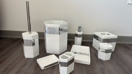 Quilted Mirror White Bathroom Accessories Set