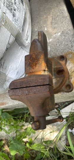 Vintage Swivel Bench Vise/Tornillo De Banco Giratorio Antiguo