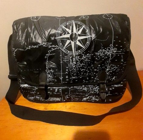 Sassy Bags Messenger Bag -Around The World