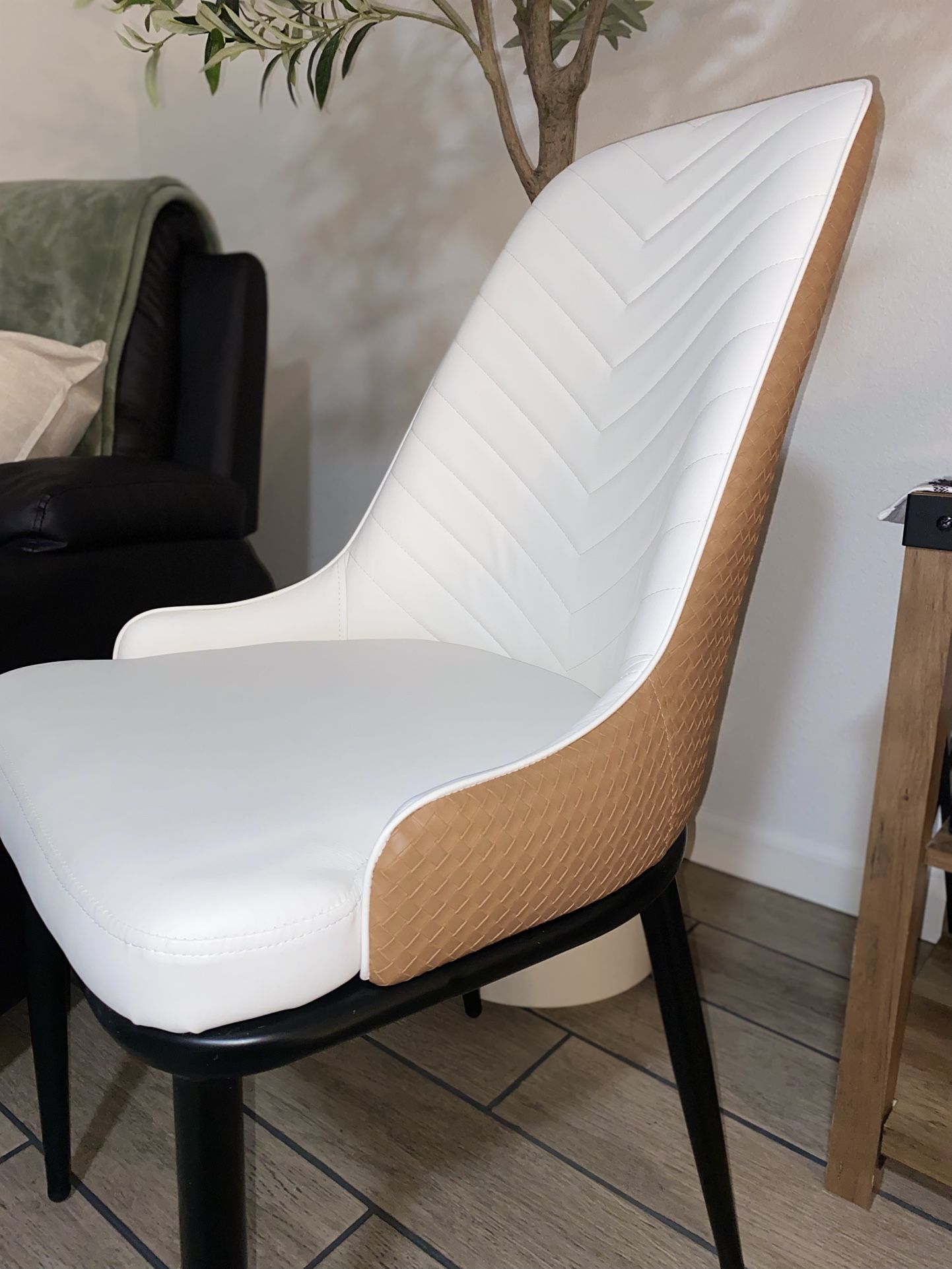 2 Chairs