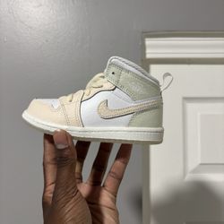 Jordan 1 Mid
