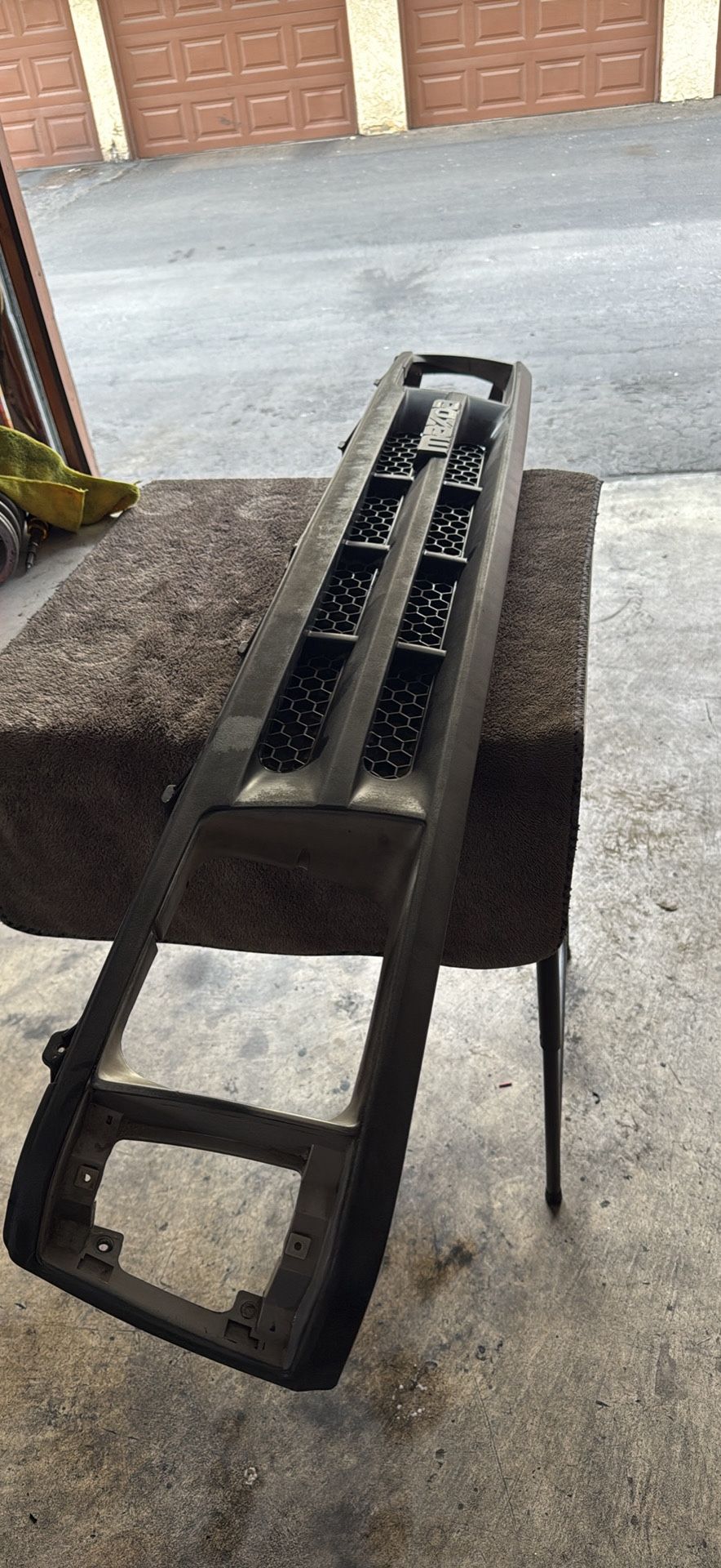 Mazda B2200 Grill