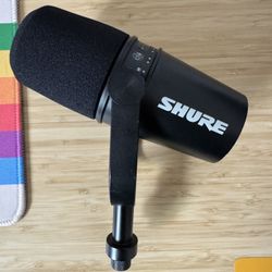Shure MV7 Microphone