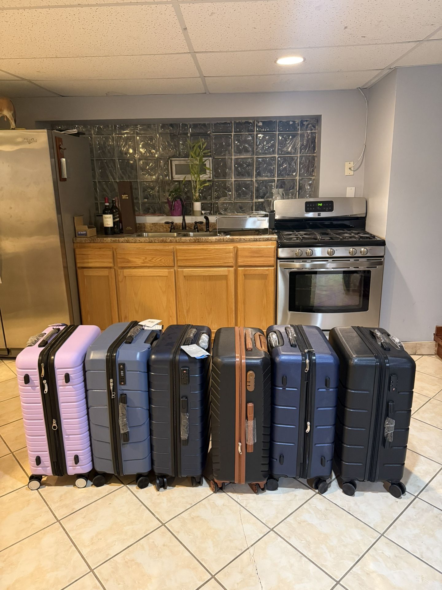 Medium baggage!! 24” 