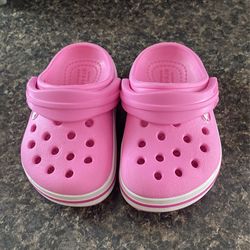 size 5 crocs toddler 20$