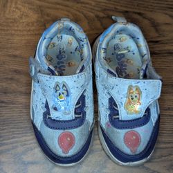 Bluey & Bingo light-up toddler athletic shoes size 8