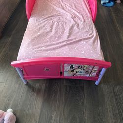 Toddler bed