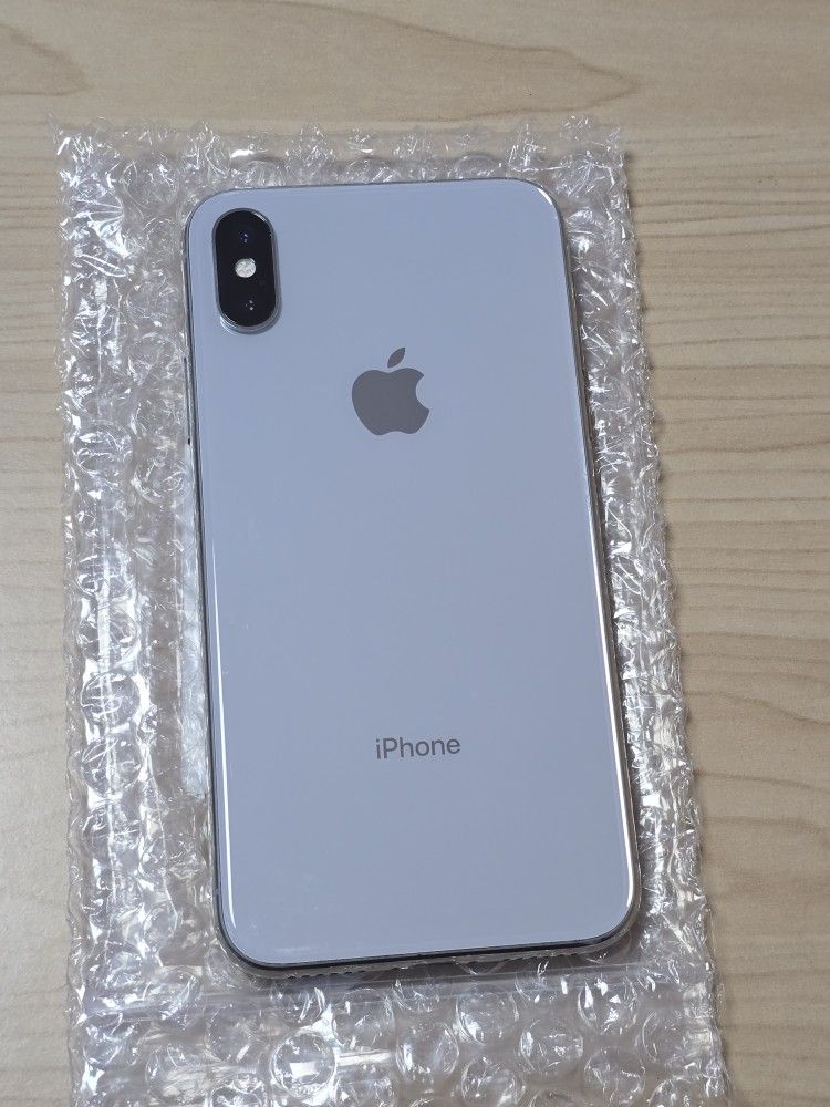 iPhone X Unlocked 64GB. Price Is Firm.  Desbloqueado. El Precio Es Firme.