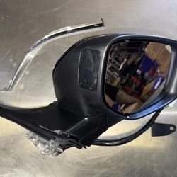LA Zona Auto Parts 2020 to 2024 Legacy Outback Power Heated Blind Spot Memory Side Mirror Right  