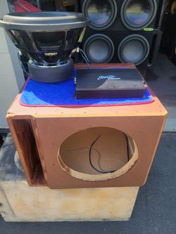 UNA BOCINA Y AMPLIFIER