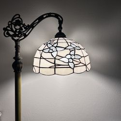Tiffany Style Floor Lamp White Stained Glass Flower EF1264