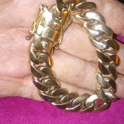 10 K Gold Bracelet.8 In Long.17 Mm .160 Gram