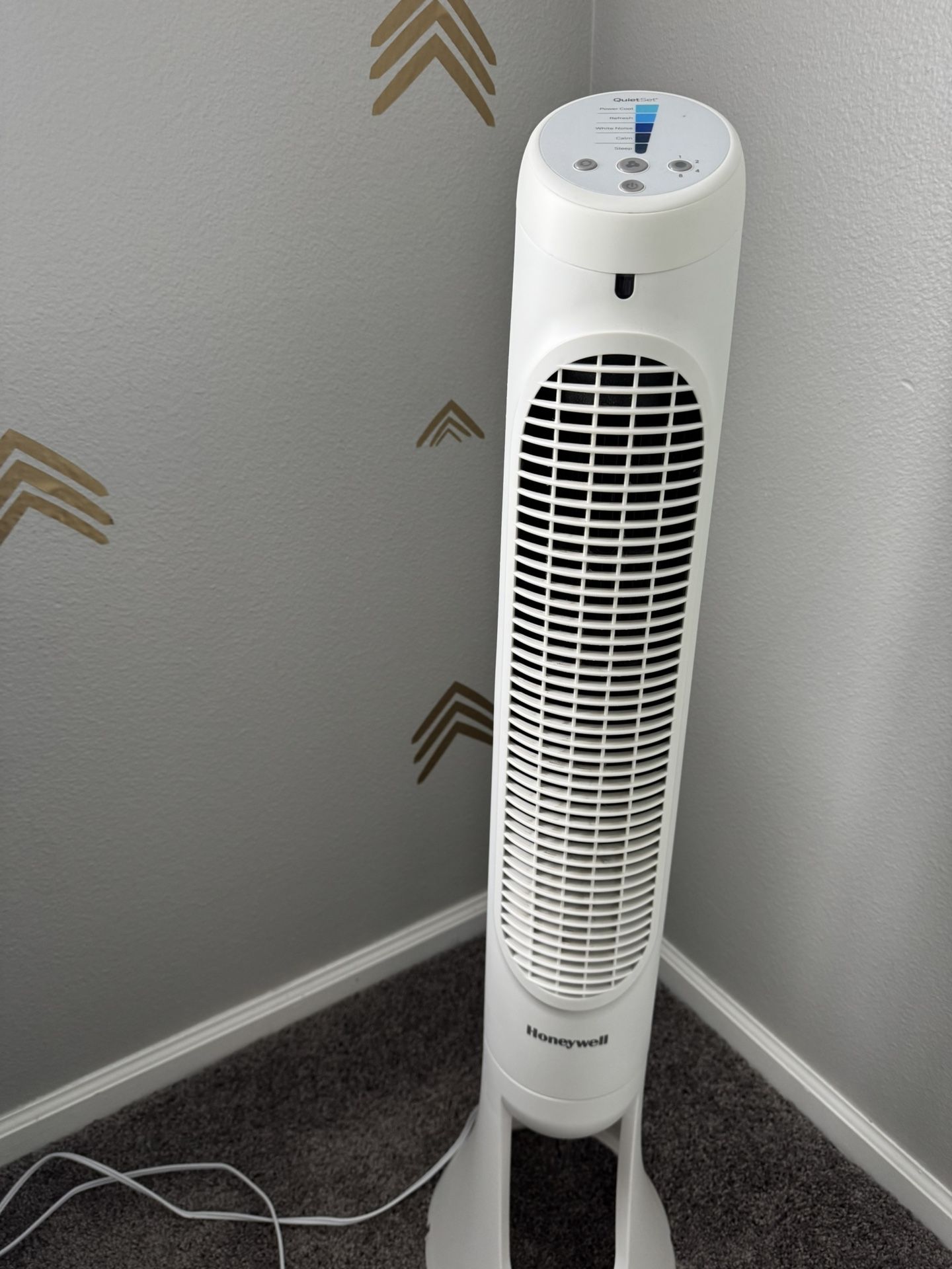 Honeywell HYF260 Quiet Set Whole Room Tower Fan, White