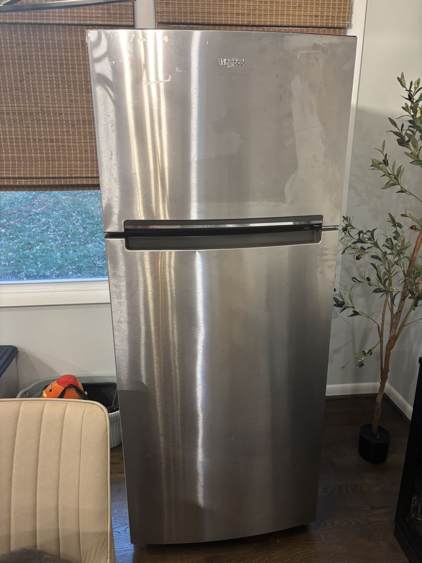 Whirlpool 18 Cu. Refrigerator 