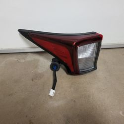 2019 - 2022 Toyota Prius Tail Light Oem Driver Side