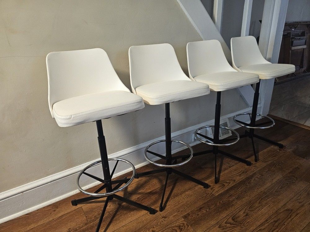 1970 Mid century barstools In mint condition.