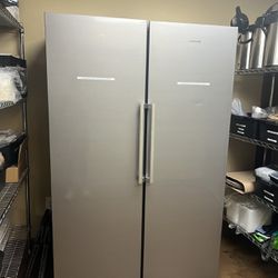 Samsung 11.4 cu. ft. Capacity Convertible Upright Freezer in Stainless Look