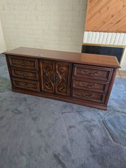 Dresser