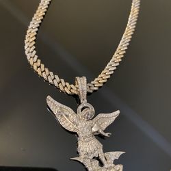 14k Gold Diamond Necklace & Angel Pendant Approx  10 Ct 63.27 G 