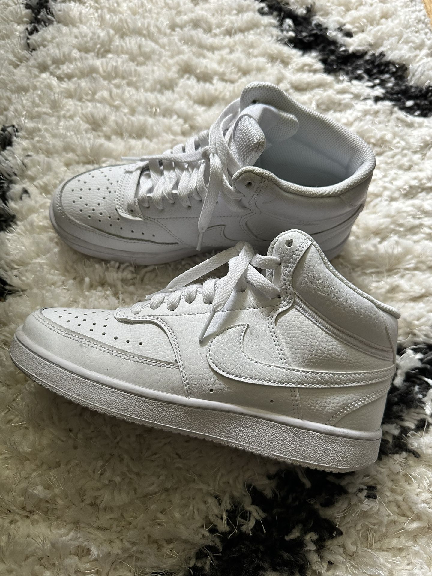 Women’s Nike Courts