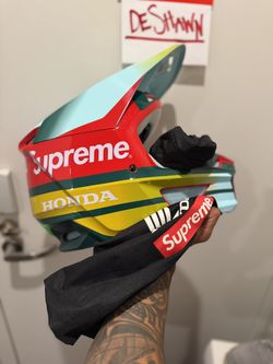 Supreme x Honda Fox Racing V1 Helmet (FW19)