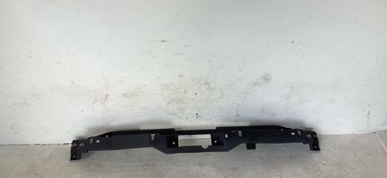 2007-2014 Chevy Tahoe/ Suburban grille bracket (8)