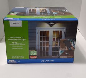1500 lumen LED motion solar security light