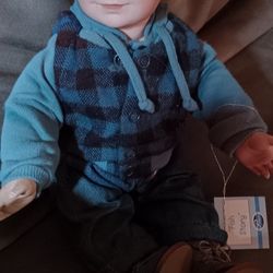 Porcelain Dolls In Great Condition 