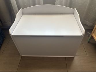 Toy chest