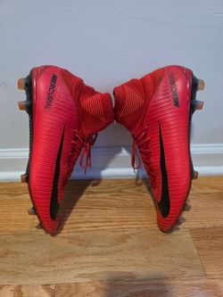 Soccer cleats