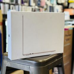 MacBook Air M3 Chip 13 Inch