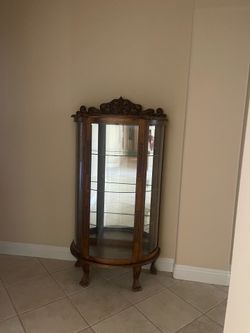 Curio cabinet