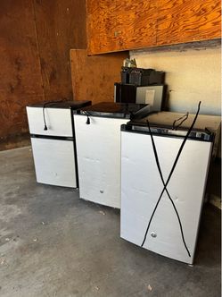 GE Mini Fridges
