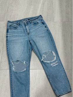 American Eagle Mom Jean Size 12 Short