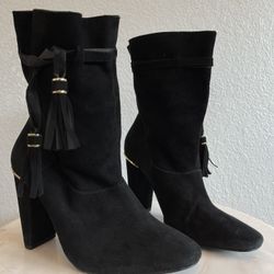 Women boots size 8