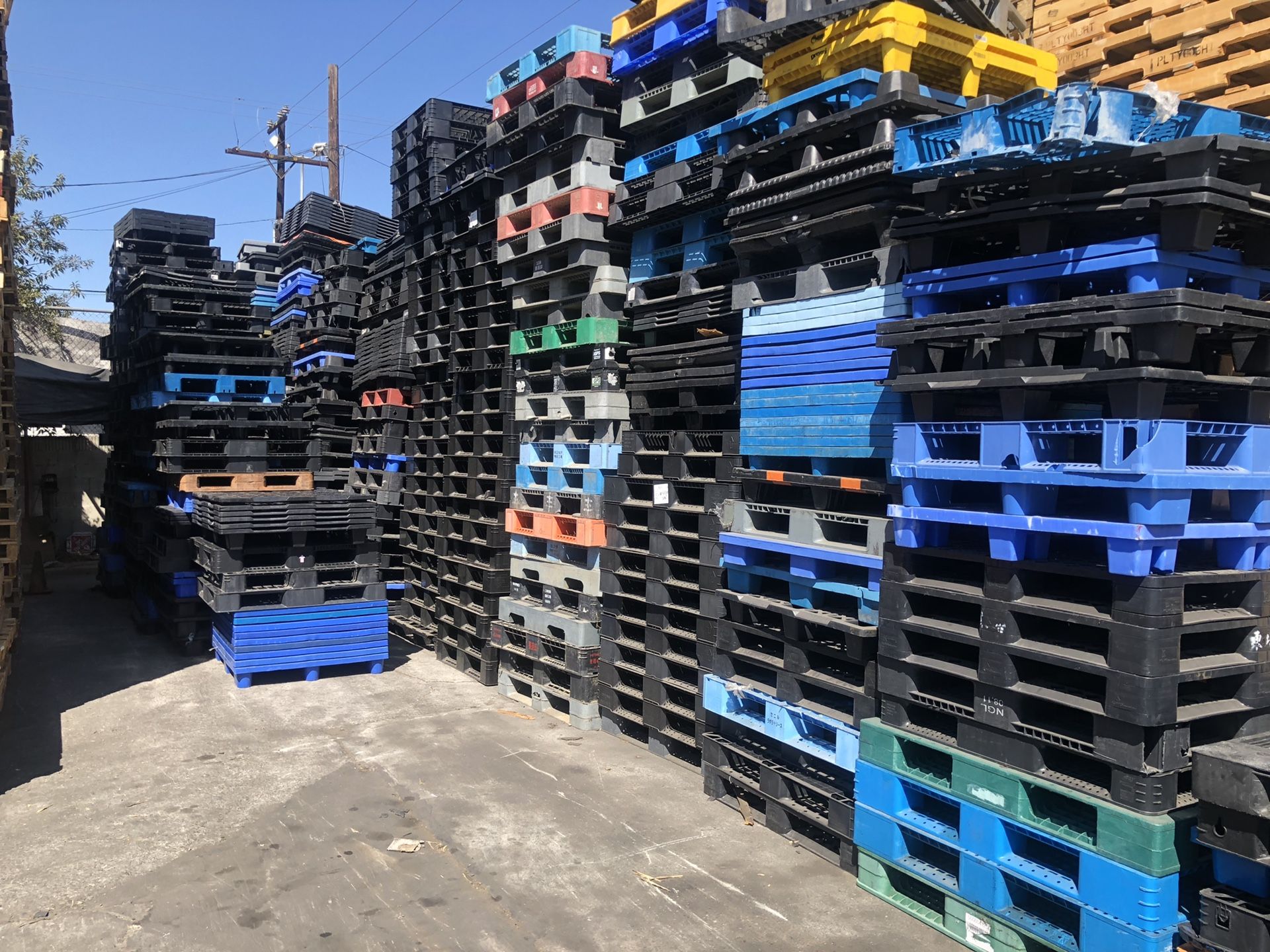 48x40 , 45x45 “PLASTIC PALLETS”