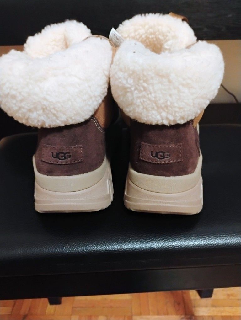 UGG Women's Hiker Boot, size 9