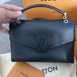 Louis Vuitton Authentic Epi Pochette Balaclava Bag