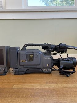 Sony DSR 570 Mini DV Camera w/Accesories