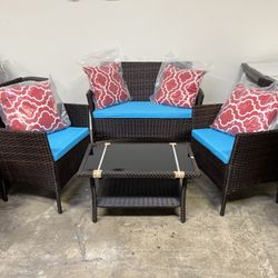 4 PCS Patio Furniture Set with Throw Pillows